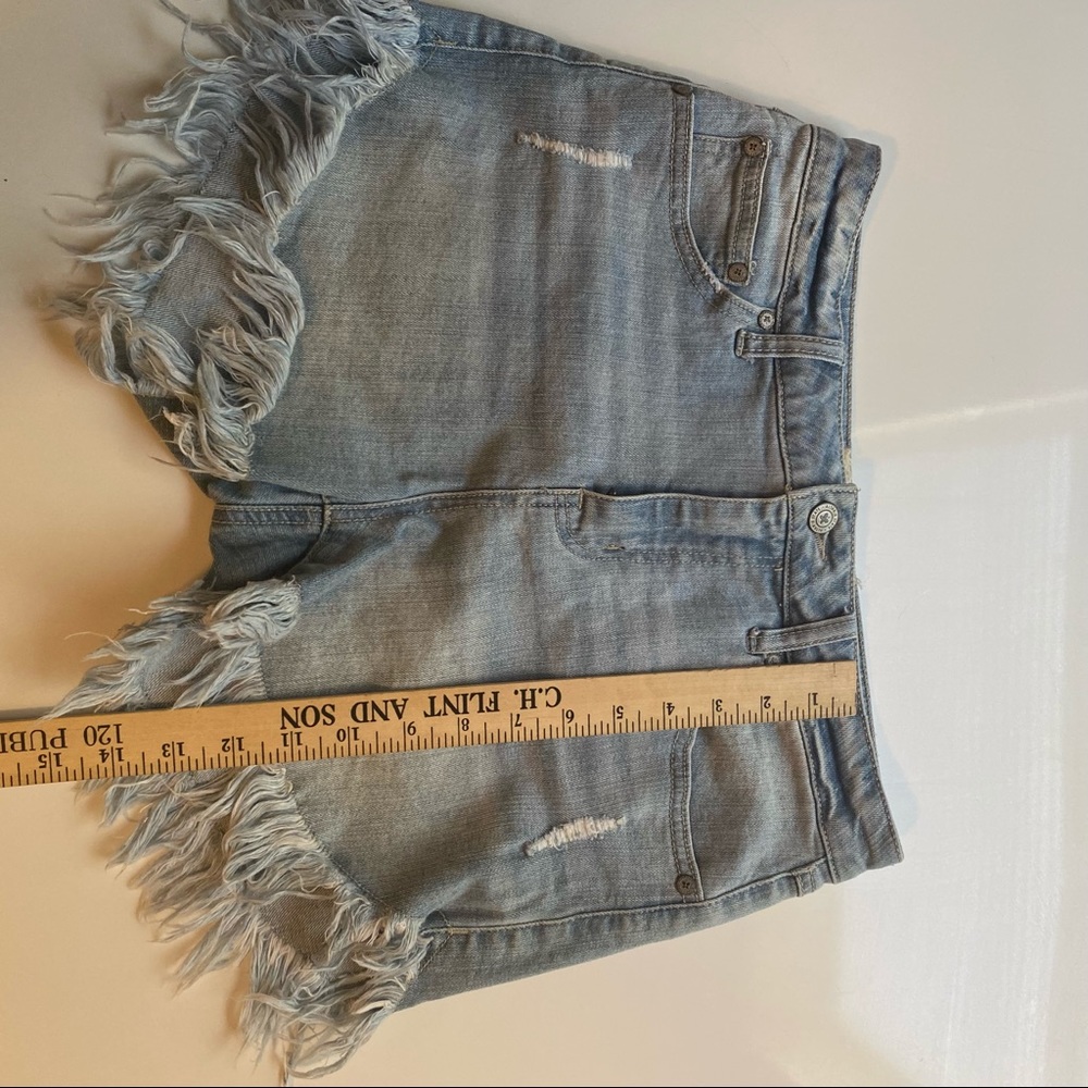 Altar State Women Size 7 (27) Light Blue Denim Jean Short Pants - Picture 4 of 6
